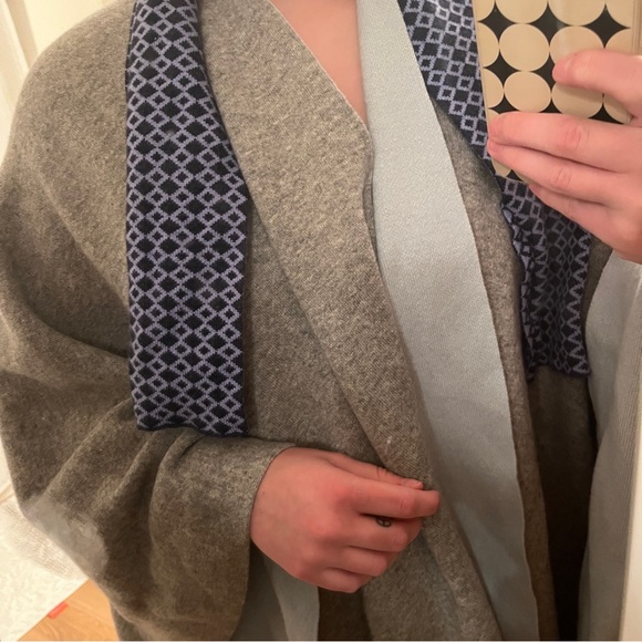 Cashmeritaly First Class Shall Poncho with Scarf - Picture 6 of 6